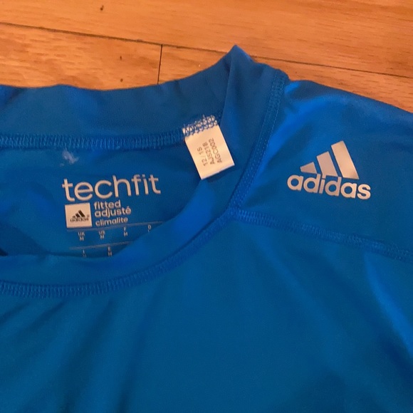 Authentic Fitted TechFit Adidas Shirt🔥Excellent Condition - Picture 2 of 2